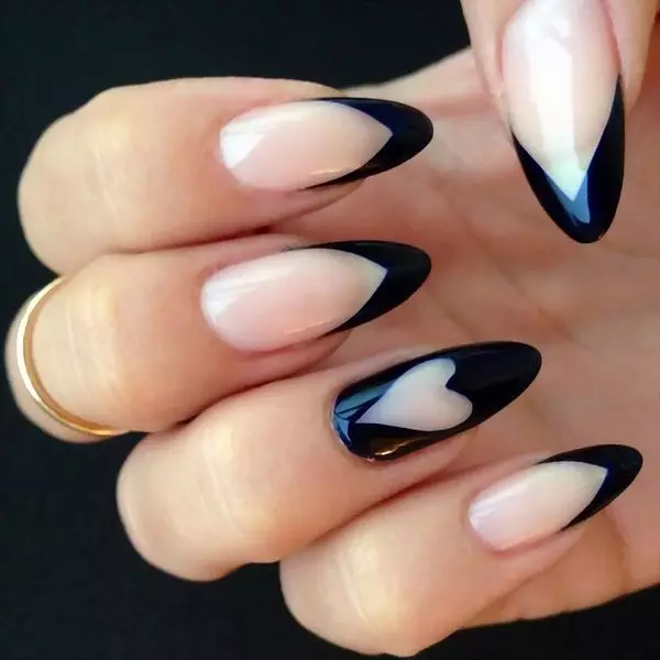 Plottime flower shellac on nails (47 photos): a combination of transparent color with yellow, black or blue. How to arrange a multicolored manicure? 24340_23