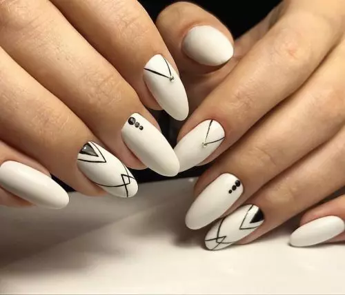 Shellac bianco sulle unghie (32 foto): Design di manicure in tonalità bianche e rosse e bianche 24341_3