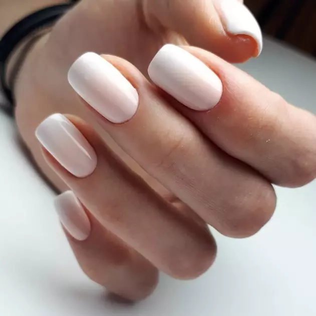 Weiß Nageldesign (65 Fotos): white Maniküre Ideen mit lila und lila Einsätzen 24361_19