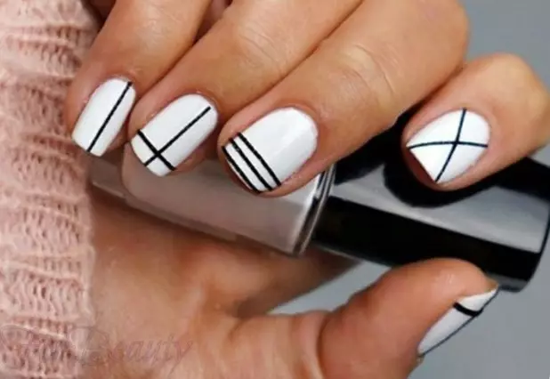 Weiß Nageldesign (65 Fotos): white Maniküre Ideen mit lila und lila Einsätzen 24361_4