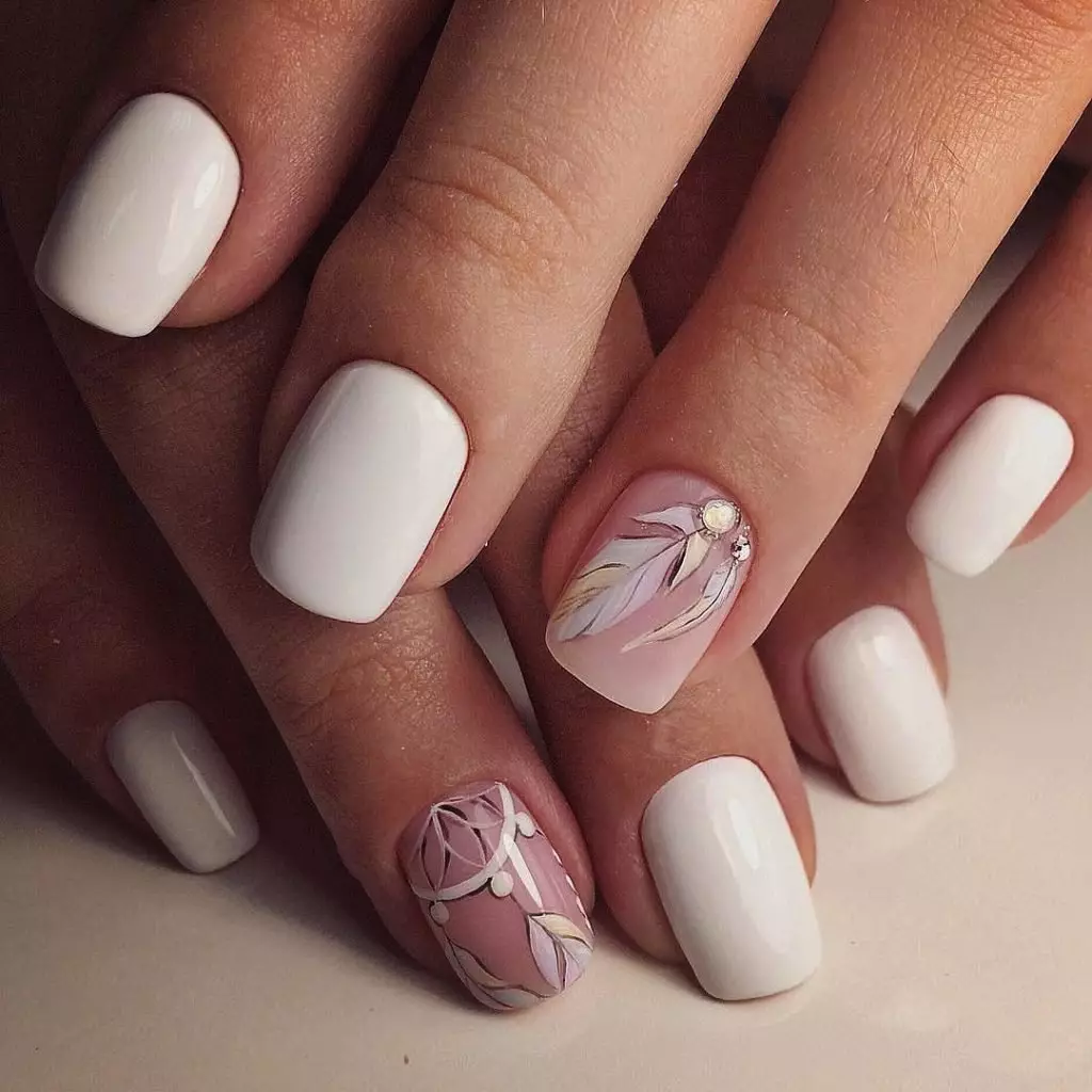 Weiß Nageldesign (65 Fotos): white Maniküre Ideen mit lila und lila Einsätzen 24361_42