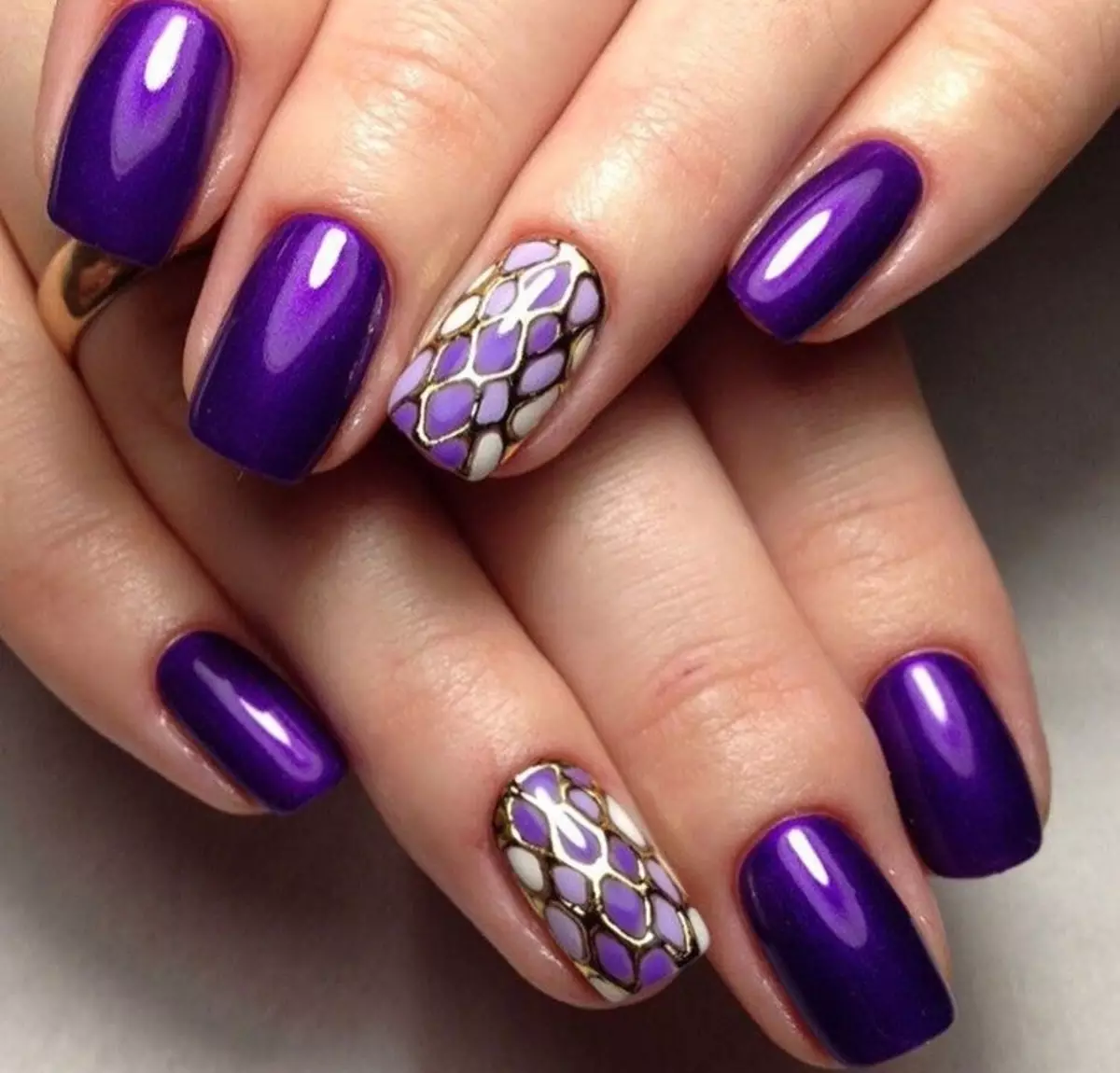Purple na manicure nyeupe (picha 18): Lilac msumari design 24367_4