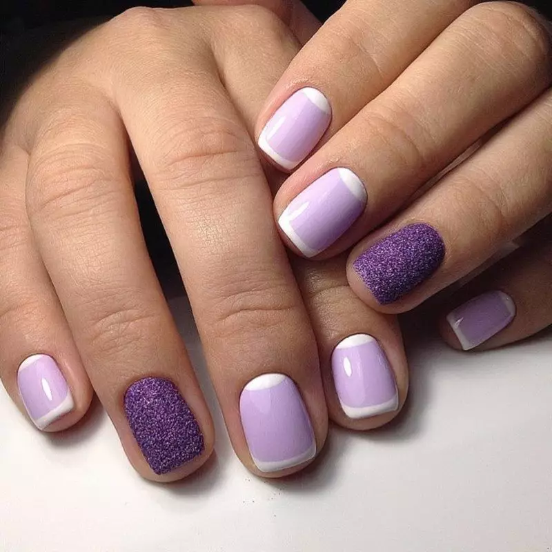 Purple ar baltu manikīru (18 fotogrāfijas): Lilac nagu dizains 24367_9