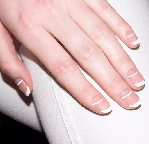 Beige Fenc op de nagels (27 foto's): de beste tinten melk Franse manicure 24375_3