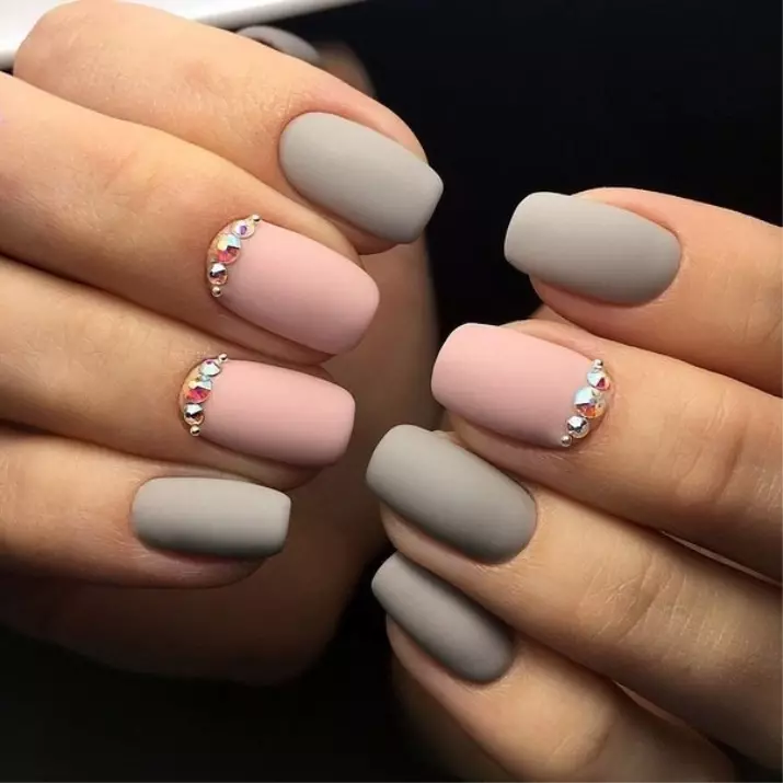 Light Matte Manicure (52 φωτογραφίες): Σχεδιασμός νυχιών σε φωτεινά χρώματα 24380_34