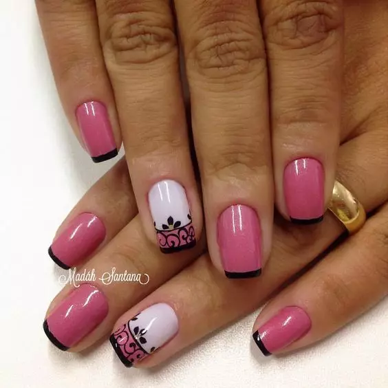 Pink manicure juu misumari short (44 photos): jinsi ya kuchagua design? Original msumari mapambo na rhinestones 24386_10