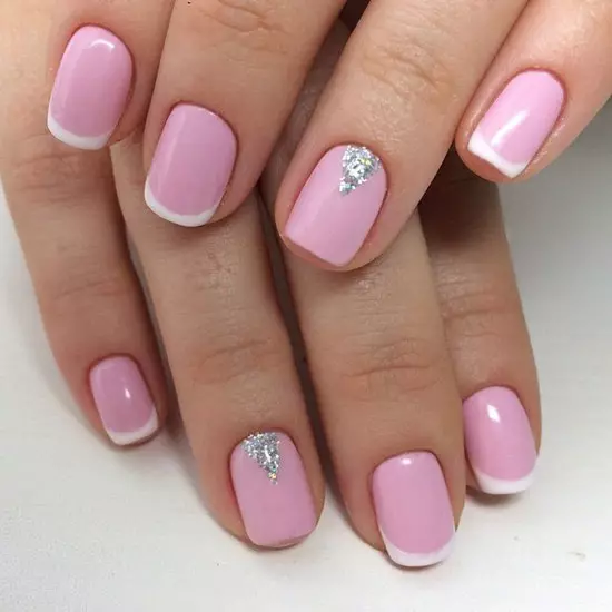 Manicure rosa sui chiodi brevi (44 foto): Come scegliere il design? Decorazione originale per unghie da strass 24386_43