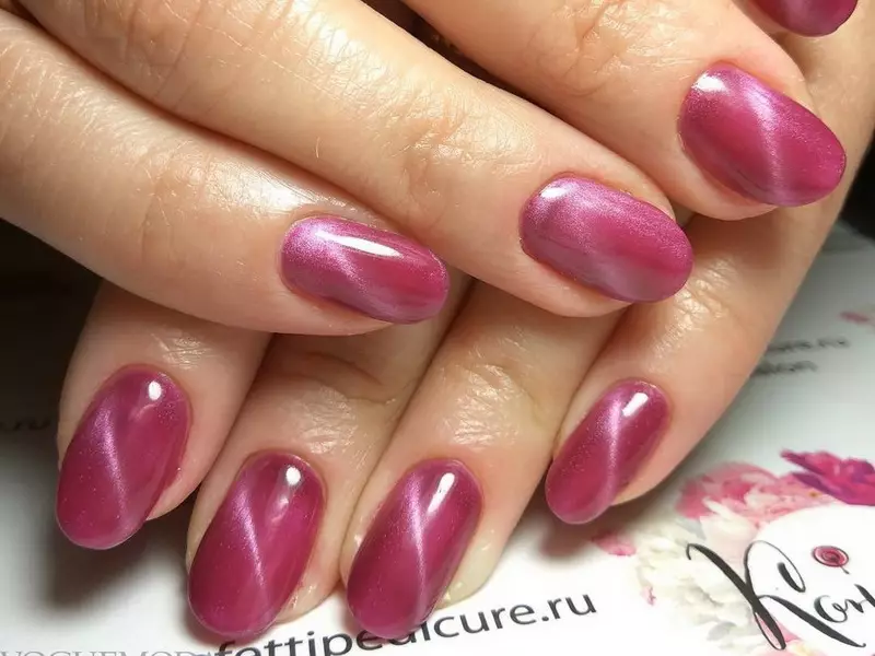 Manucure rose vif (63 photos): design des ongles avec des couleurs acides et néon 24387_26