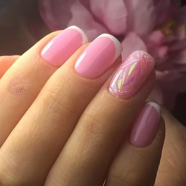 Рожевий френч на нігтях (55 фото): ідеї французького манікюру для коротких нігтів, вибираємо рожевий лак для основи 24391_29
