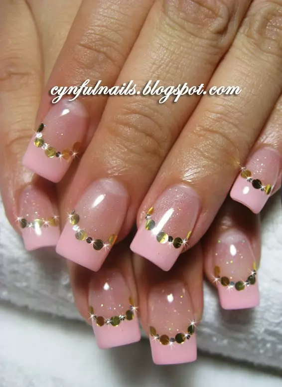 Рожевий френч на нігтях (55 фото): ідеї французького манікюру для коротких нігтів, вибираємо рожевий лак для основи 24391_39