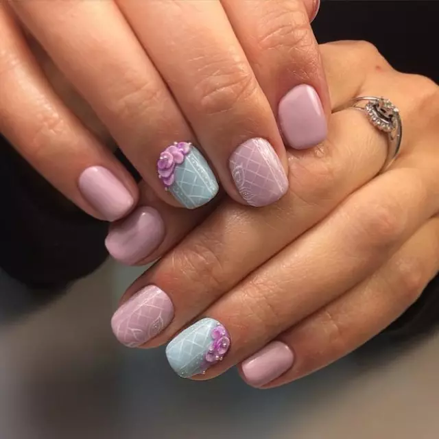 Maniküre in der rosa und blauen Farbe (65 Fotos): Nageldesign mit Farbverlauf in rosafarbenen Farben 24395_17