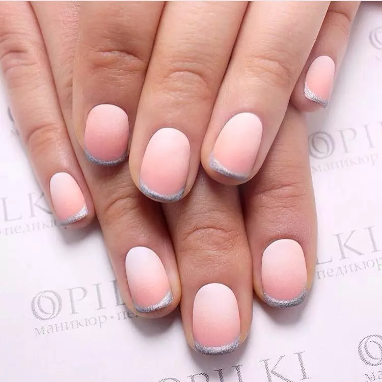 Pink manicure neGradient (38 mafoni): zvipikiri zvigadzirwa mienzaniso ine ombre 24396_12
