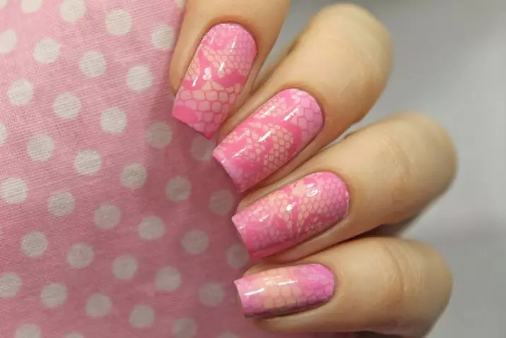 Różowy manicure z gradientem (38 zdjęć): Przykłady projektowania paznokci z Ombre 24396_15