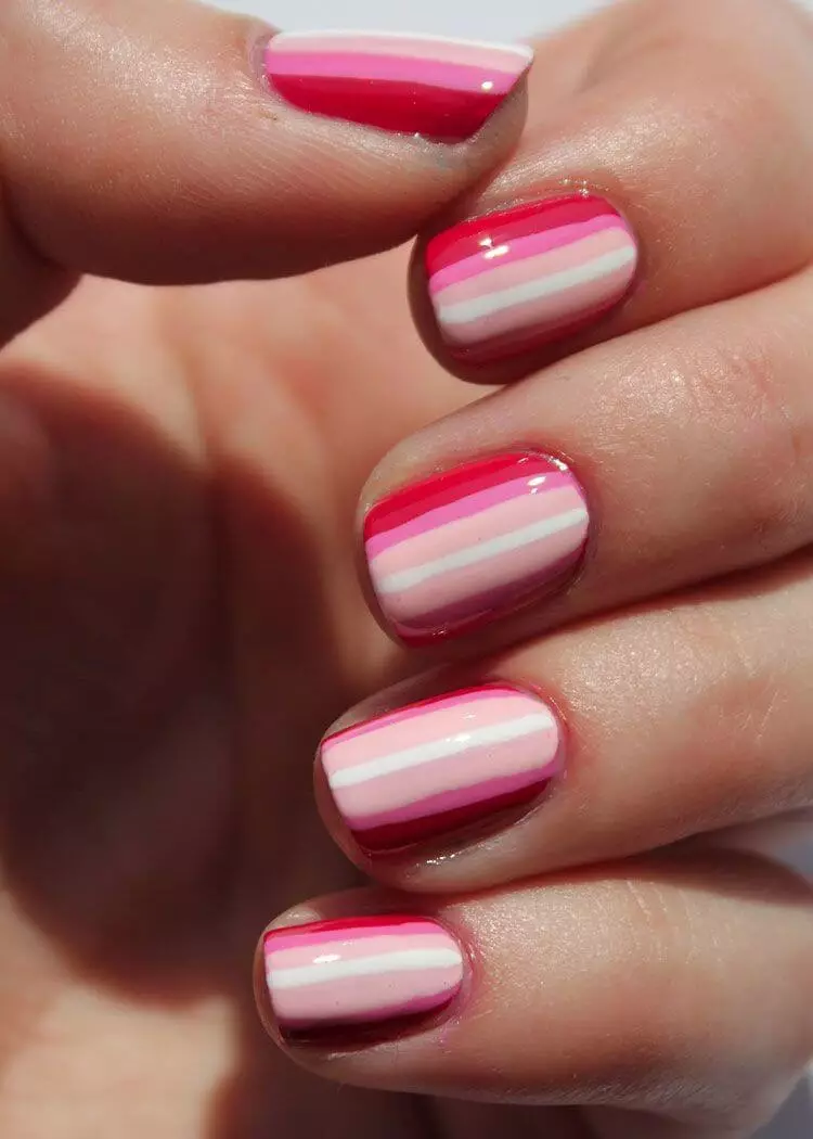 Różowy manicure z gradientem (38 zdjęć): Przykłady projektowania paznokci z Ombre 24396_3