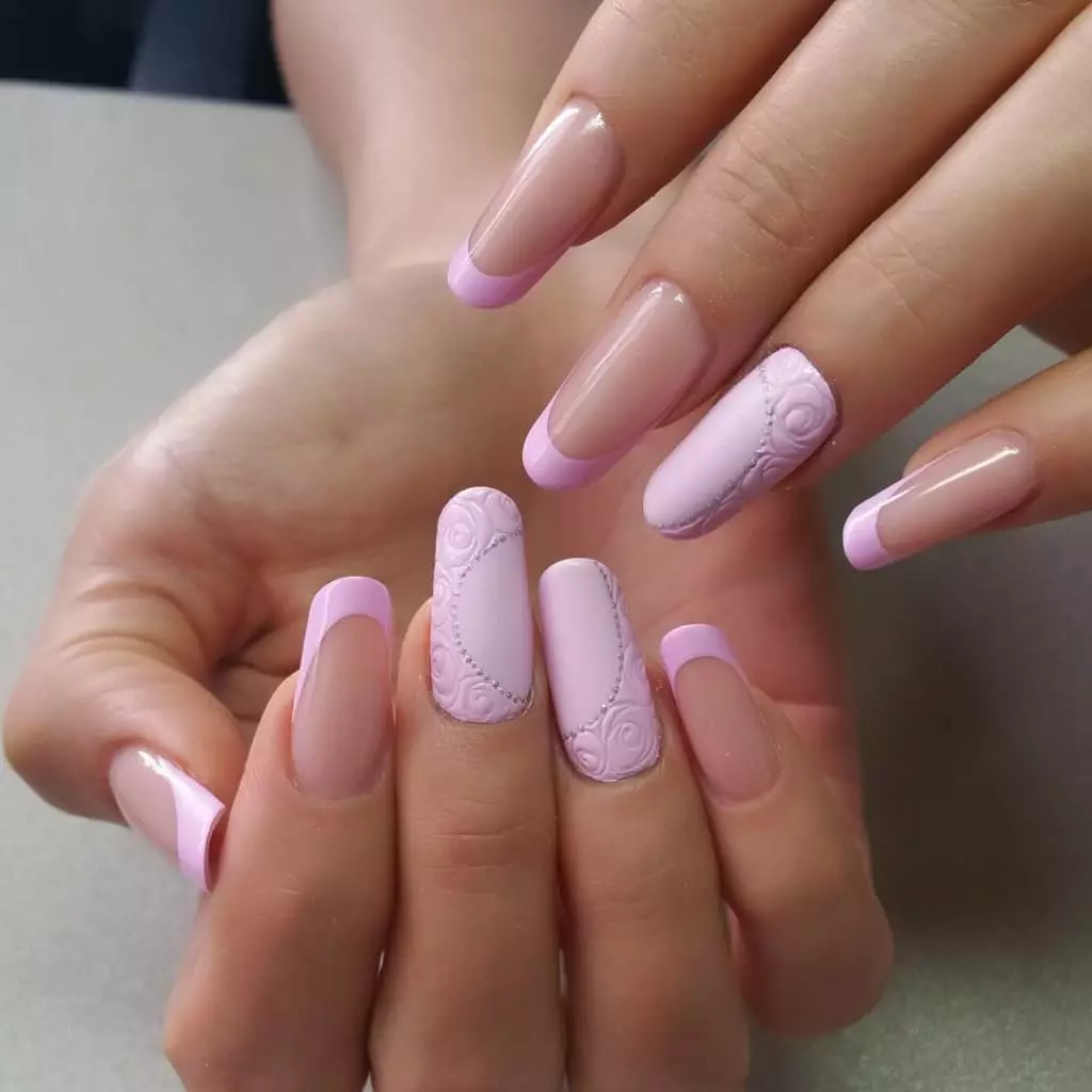 Блідо-рожевий манікюр (62 фото): дизайн нігтів за допомогою лаку світло-рожевого кольору і стразів 24398_10