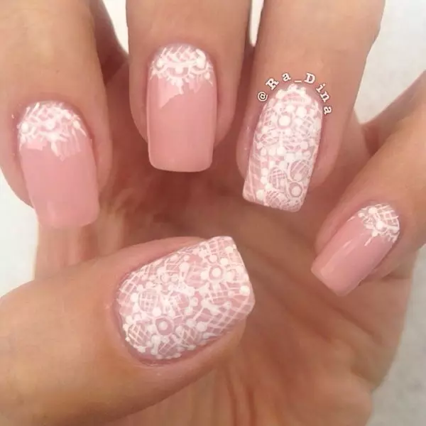 Pálido manicura rosada (62 fotos): diseño de uñas con barniz rosa claro y varillas 24398_12