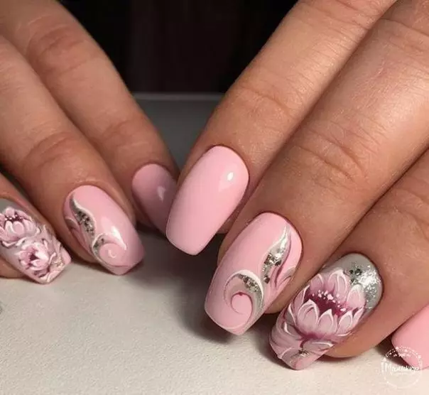 Manicure rosa pallido (62 foto): Design per unghie con vernice leggera rosa e aste 24398_5