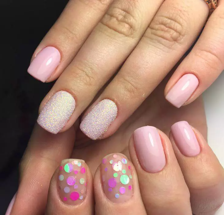 Manicure rosa pallido (62 foto): Design per unghie con vernice leggera rosa e aste 24398_53