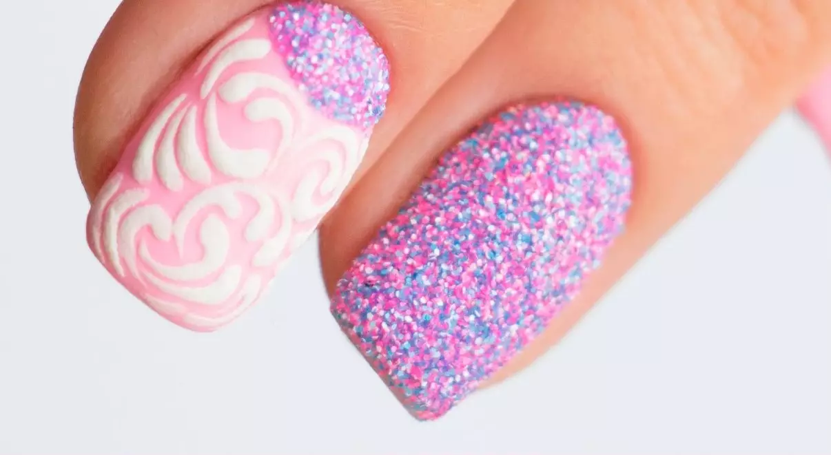 Manicure rosa pallido (62 foto): Design per unghie con vernice leggera rosa e aste 24398_59