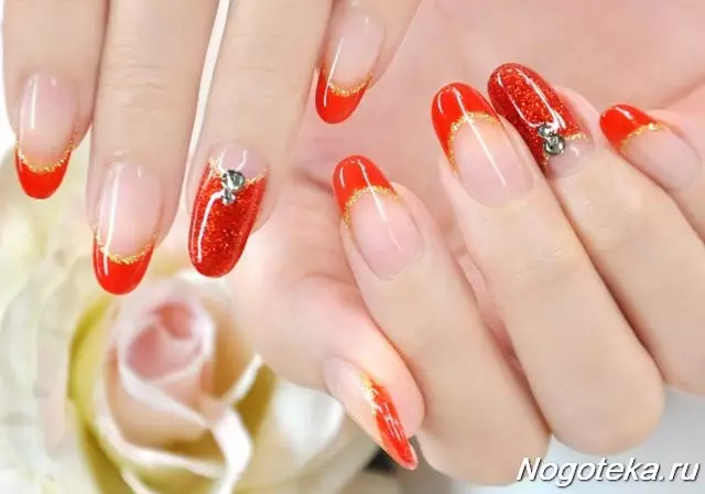 Franch vermelho em unhas (57 fotos): design de manicure francesa com verniz preto e strass para unhas afiadas e quadradas 24405_14