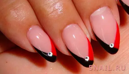 Franch Red li ser Nails (57 Wêneyên): sêwirandina manîkurên fransî bi varnish reş û rhinestones ji bo nîskên hişk û çaran 24405_17