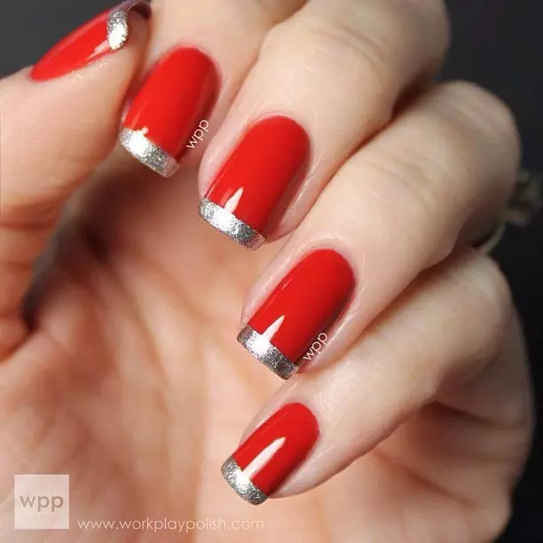 Franch vermelho em unhas (57 fotos): design de manicure francesa com verniz preto e strass para unhas afiadas e quadradas 24405_30