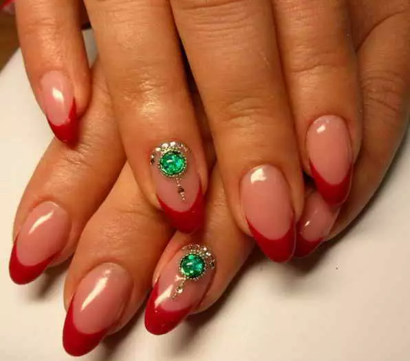 Red Franch en clavos (57 fotos): Diseño de manicura francesa con barniz negro y diamantes de imitación para uñas afiladas y cuadradas 24405_39