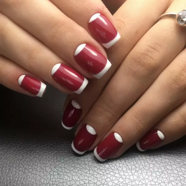Red Moon Manicure (51 နာရီ) - အနီရောင်အဆုတ်နှင့်ကြံ့ခိုင်များနှင့်အနီရောင်လက်သည်းဒီဇိုင်း 24406_43