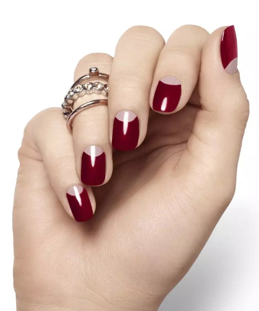 红色修指甲设计（66张照片）：用清漆制作钉子多么美丽？ 24408_22