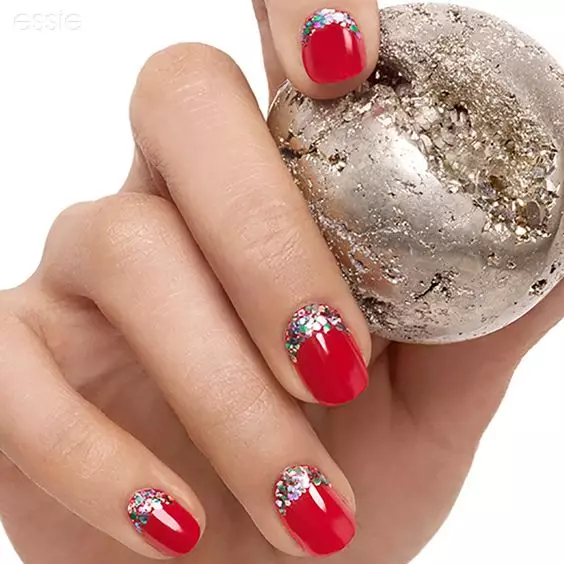 Manucure rouge avec design (66 photos): quelle belle pour faire des ongles avec vernis? 24408_24