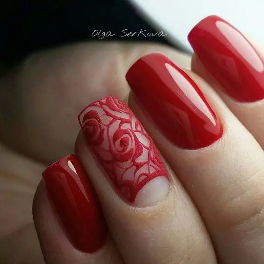 Red Manicure cu design (66 fotografii): Cât de frumos să faci unghii cu lac? 24408_32
