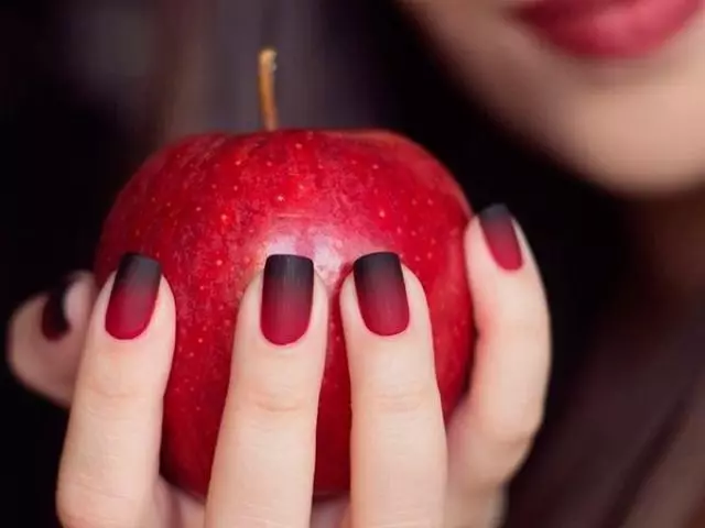Rode Manicure Ombre (38 foto's): Mooie gradiënt op de nagels 24410_18
