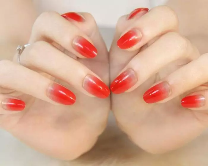 Red Manicure Ombre (38 fotos): Hermosa gradiente en las uñas 24410_38