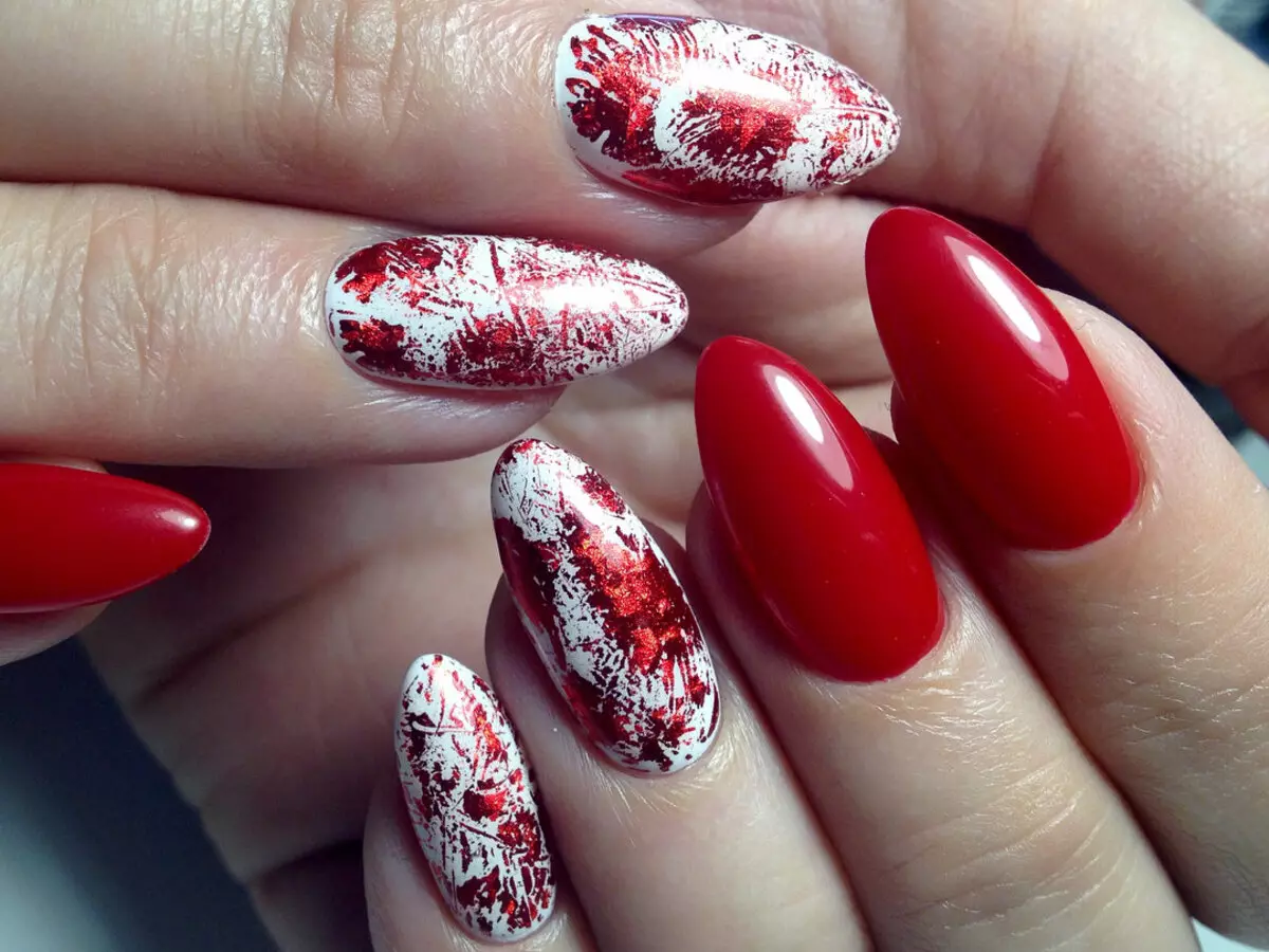 Scarlet manicure (36 duab): Scarlet ntsia hlau tsim 24411_21