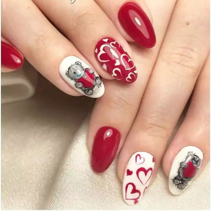 Làm móng tay đỏ và trắng (68 ảnh): Thiết kế móng tay màu đỏ với hoa văn vecnnish trắng, làm móng tay với hoa và kim cương giả 24413_13
