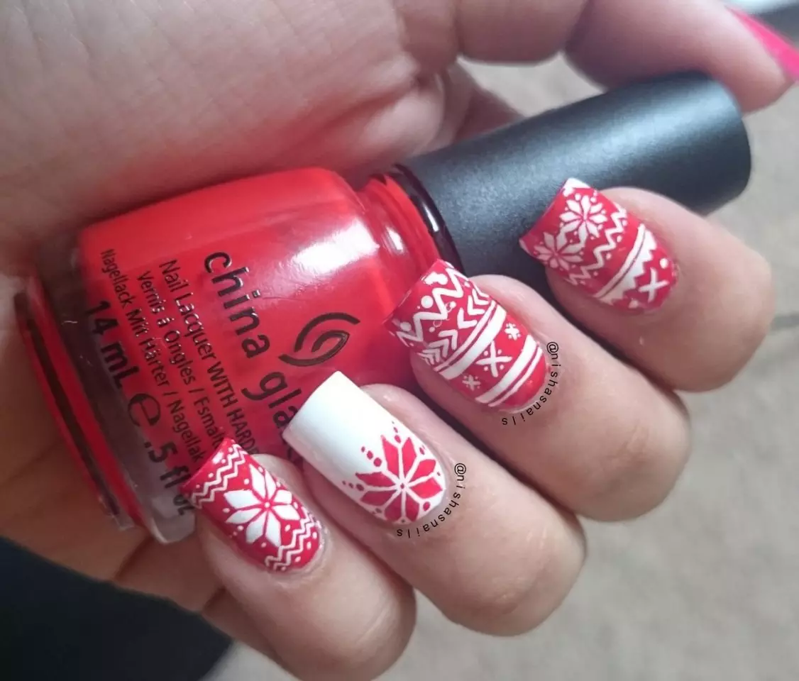Crvene i bijele manikir (68 slike): crvena dizajn noktiju sa bijelim lakom uzorkom, manikir gradijent sa cvijećem i cirkonima 24413_45