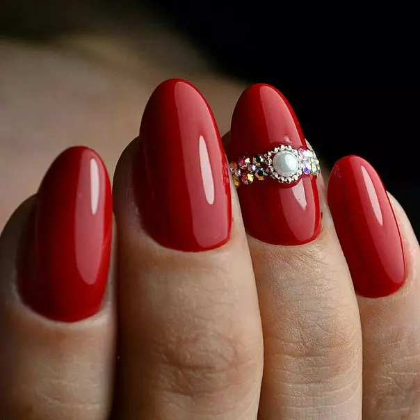 Red manicure with rhinestones (60 photos): Beautiful matte red nail design ideas with stones 24417_12