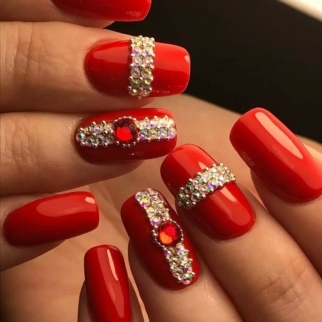 Red manicure with rhinestones (60 photos): Beautiful matte red nail design ideas with stones 24417_4