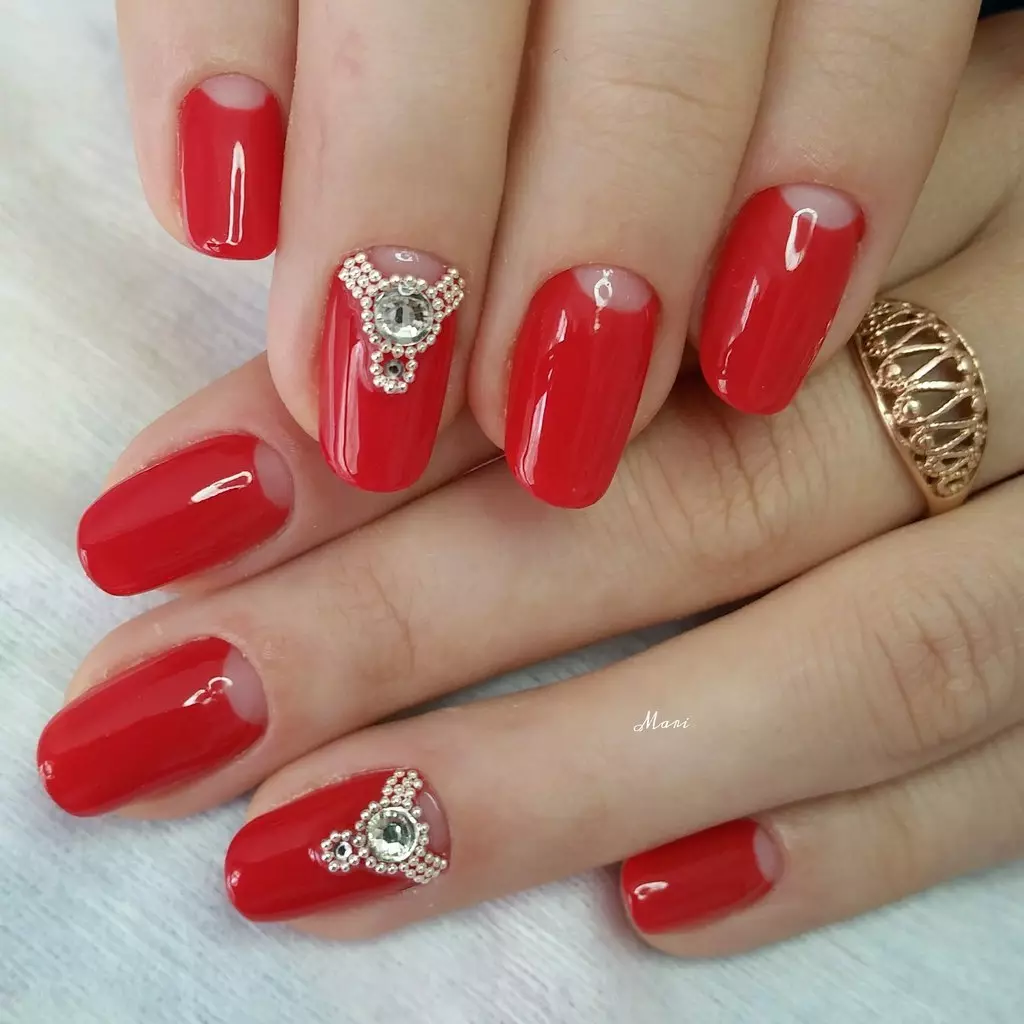 Red manicure with rhinestones (60 photos): Beautiful matte red nail design ideas with stones 24417_51