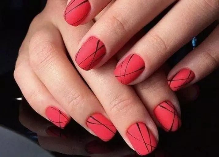 Red Manicure (156 photos): Design of square nails with red and beige varnish, novelties of the summer manicure in combination of red with gray and green 24419_24