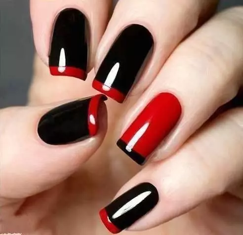 Red Manicure (156 photos): Design of square nails with red and beige varnish, novelties of the summer manicure in combination of red with gray and green 24419_67