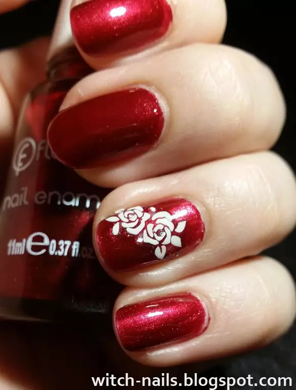 Manicure Merah Dark (40 Foto): Pilihan Reka Bentuk Kuku Cantik 24421_20