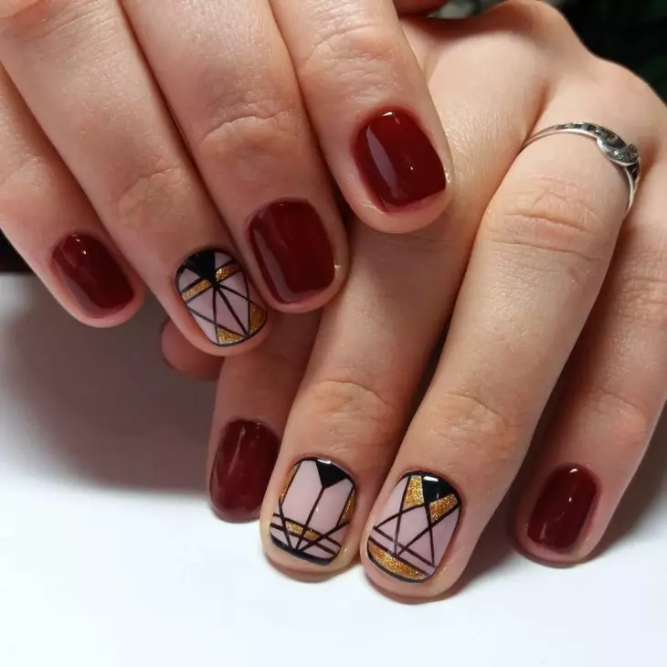 Manicure beureum poék (40 poto): pilihan desain kuku 24421_21