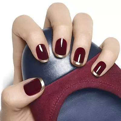 Manicure beureum poék (40 poto): pilihan desain kuku 24421_4