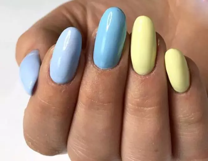 Amarelo con manicura azul (43 fotos): deseño de uñas con verniz en cores brillantes 24433_36