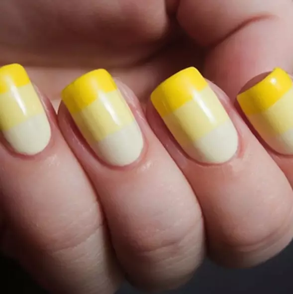 Sömnig gul manikyr (39 bilder): Nail design med lackljus och blekgul 24437_30