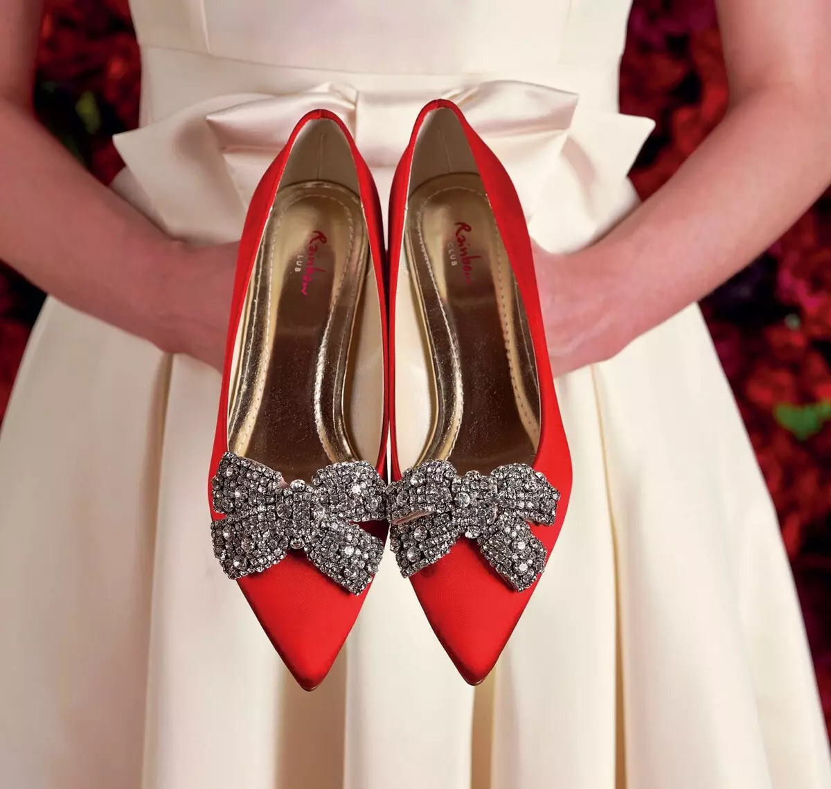 Rdeče pete čevljev (73 fotografij): model na peti, visok, nizek in na debel pete, lepe slike 2443_73