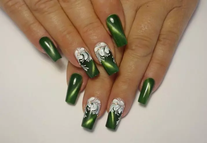 Emerald manicure (75 foto's): Mat spyker ontwerp in smarag kleur 24441_3
