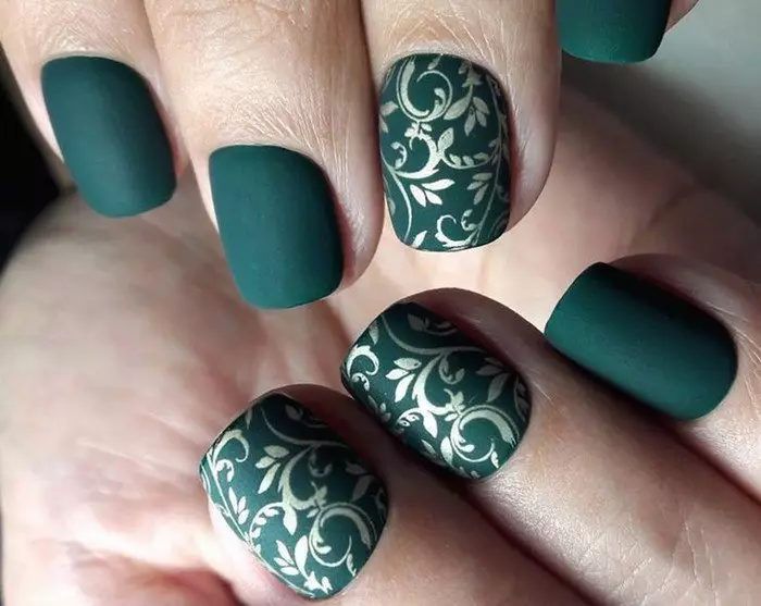 Emerald manicure (75 foto's): Mat spyker ontwerp in smarag kleur 24441_74