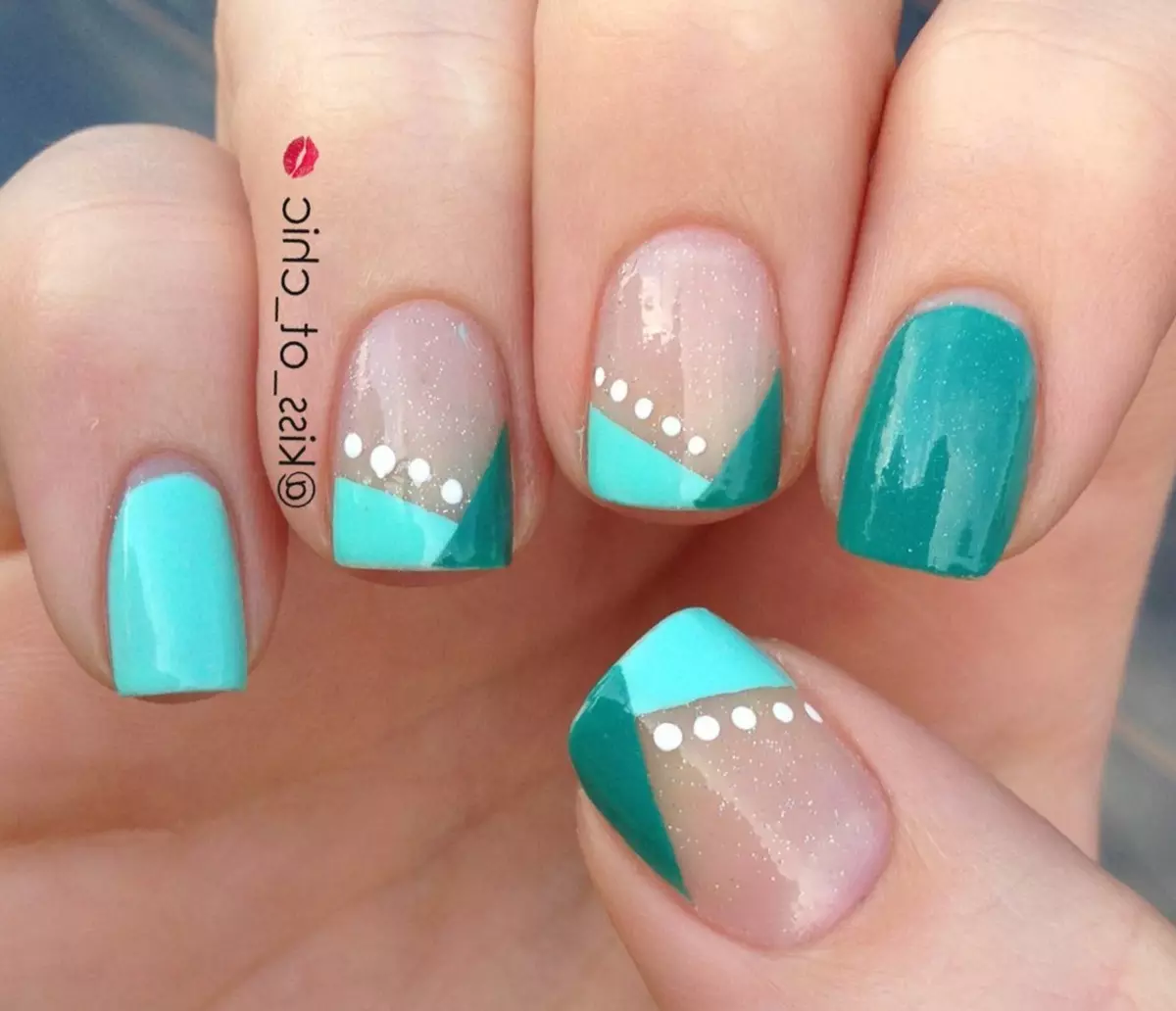Mint Manicure (121 photos): Decor of short nails in mint color, matte and gentle manicure in menthol colors 24442_54